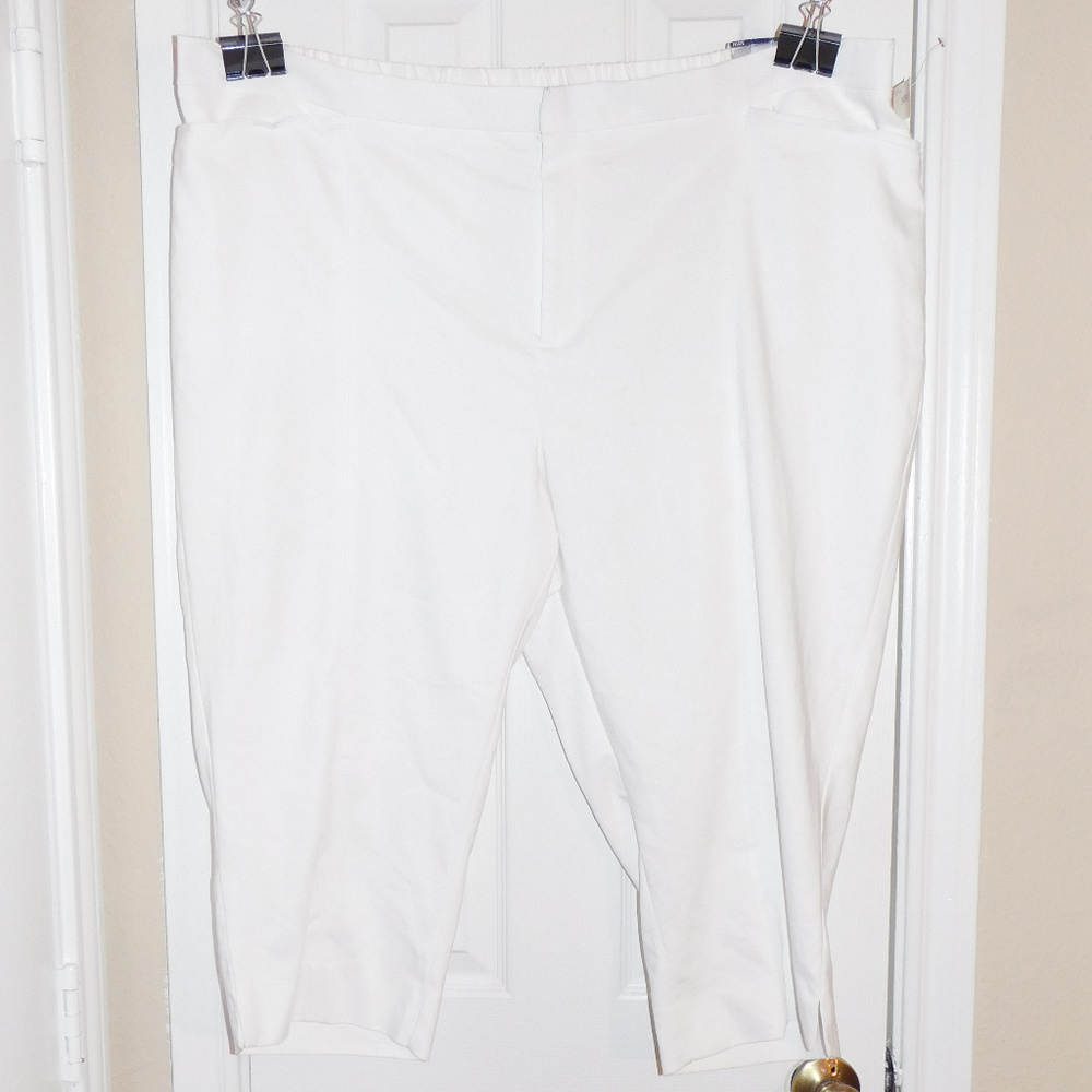 30W 4X Catherines White Stretch Capri Pants NWT